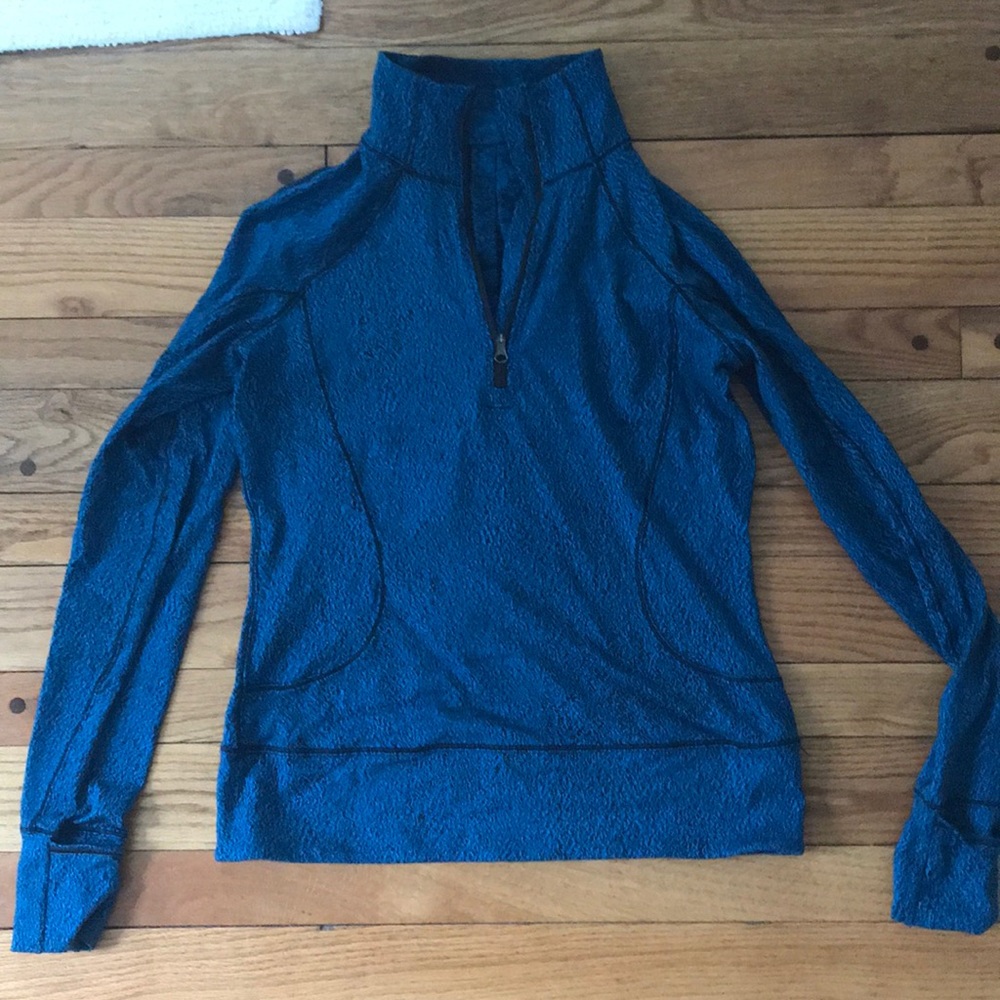 Lululemon Size 4 teal quarter zip